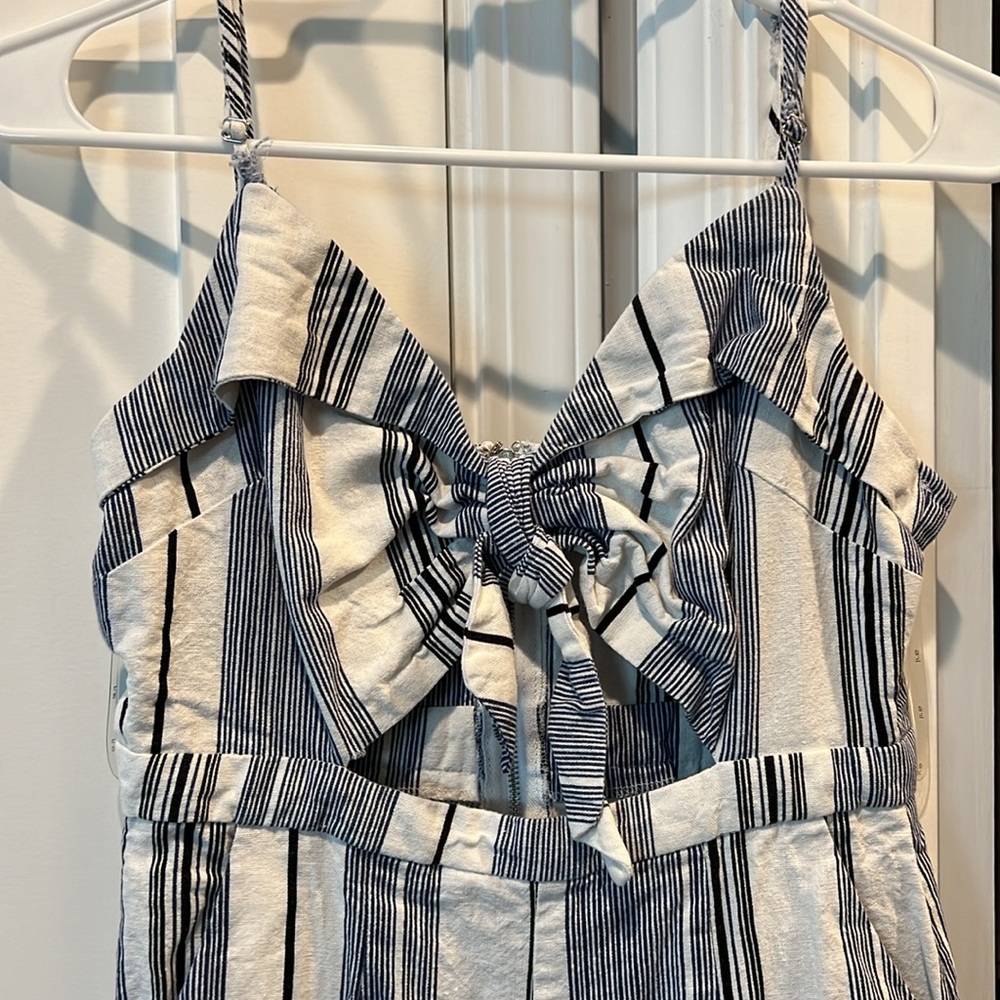Jumpsuit - Picture 3 of 4
